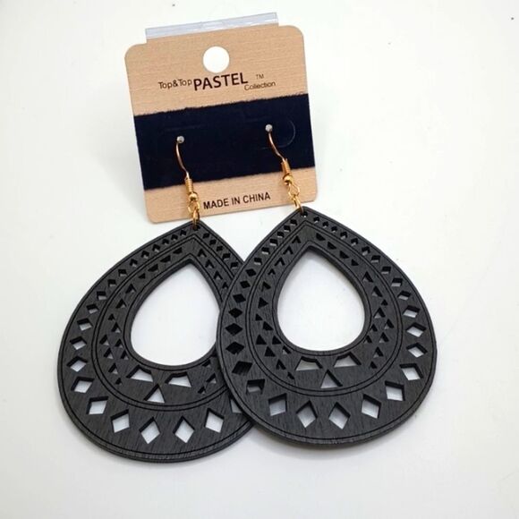 BLACK Tear drop wood carved earrings - Picture 1 of 4